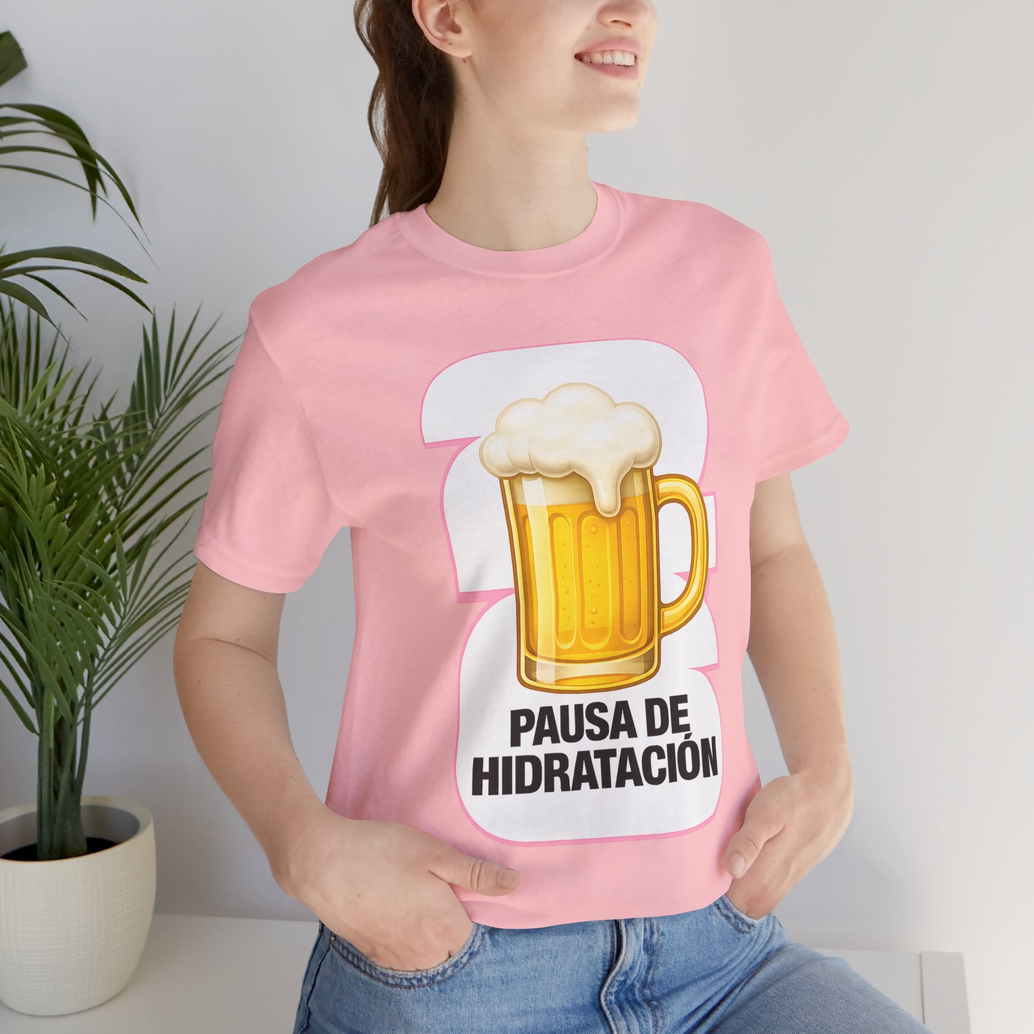 'Pausa de Hidratación' Funny Latino Beer T-Shirt | Unisex Graphic Tee